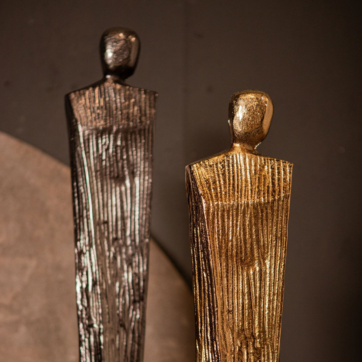 Symon-figur i aluminium, brun og guldfarvet, lille, PTMD