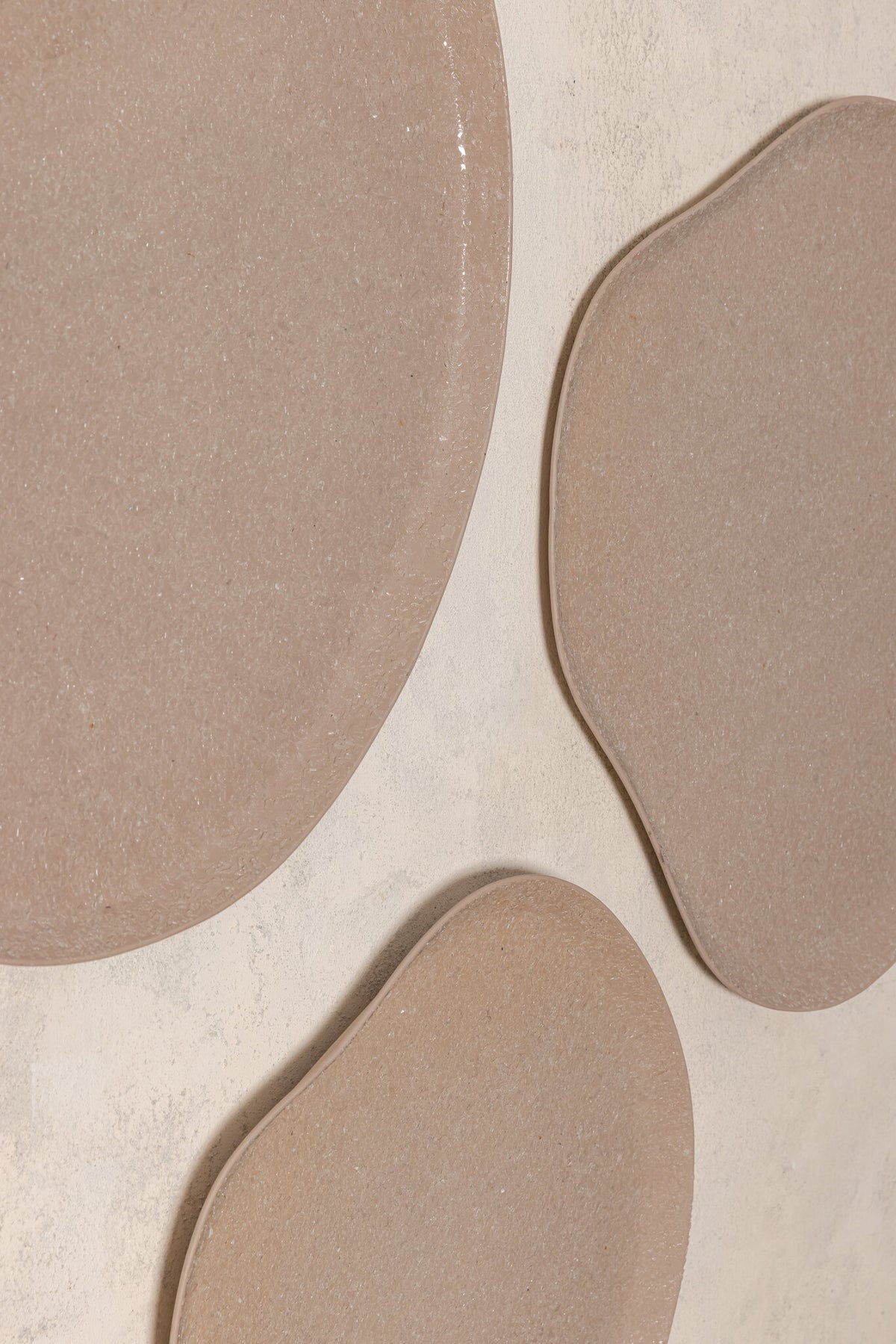 Dezia vægpanel i jern, beige, organisk mosaik, medium, PTMD