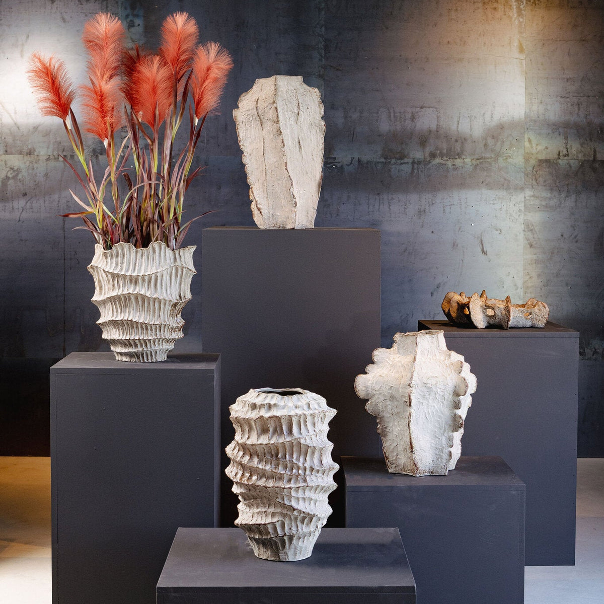 Talan beige keramisk vinklet vase med ribber, S, PTMD