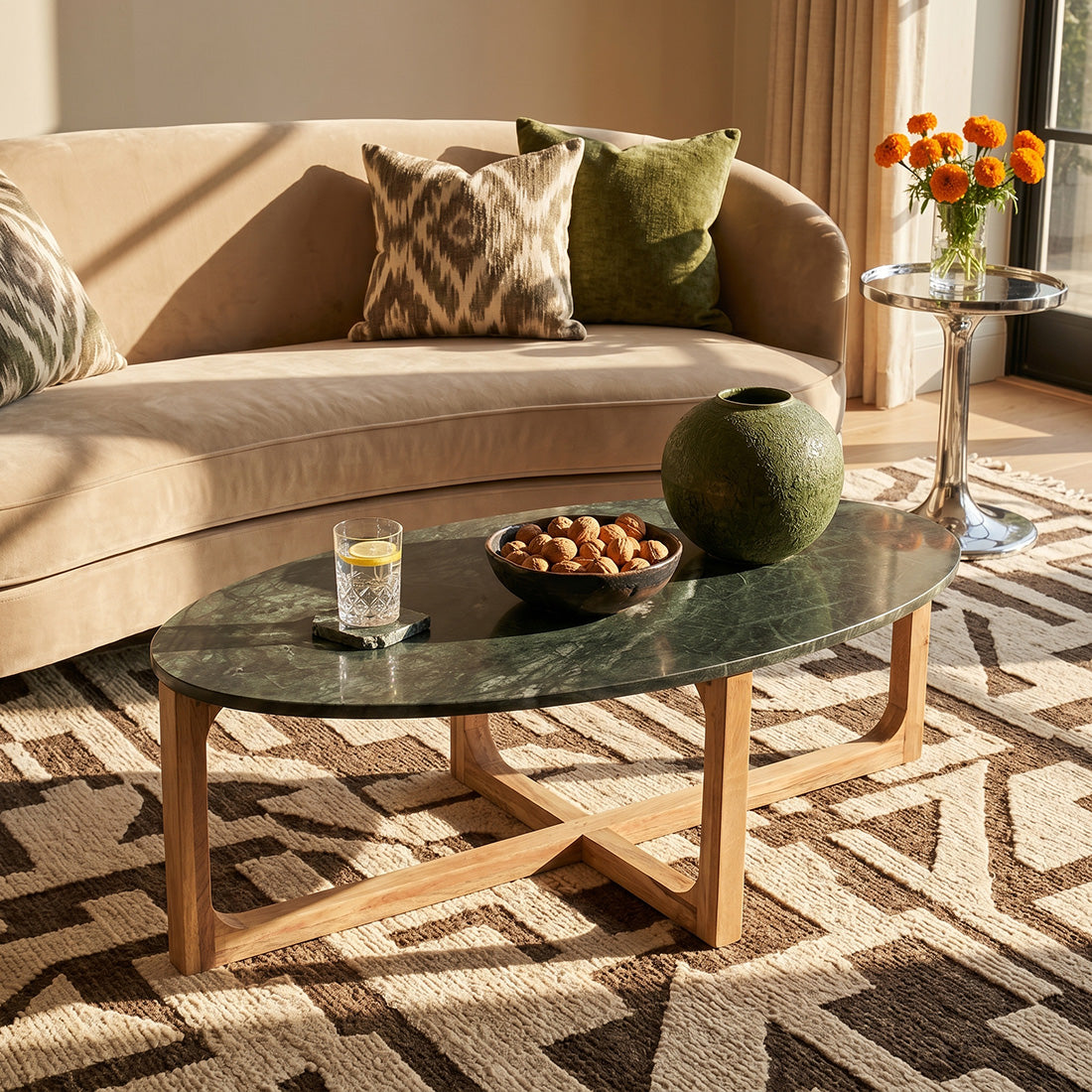 Sofabord i grøn oval marmor – Raw Materials