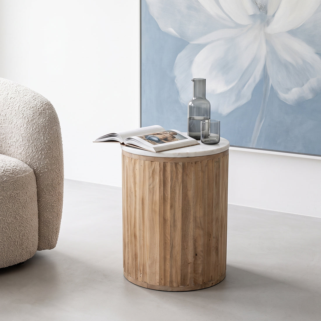 Rundt sidebord Malakka i hvid marmor, Raw Materials