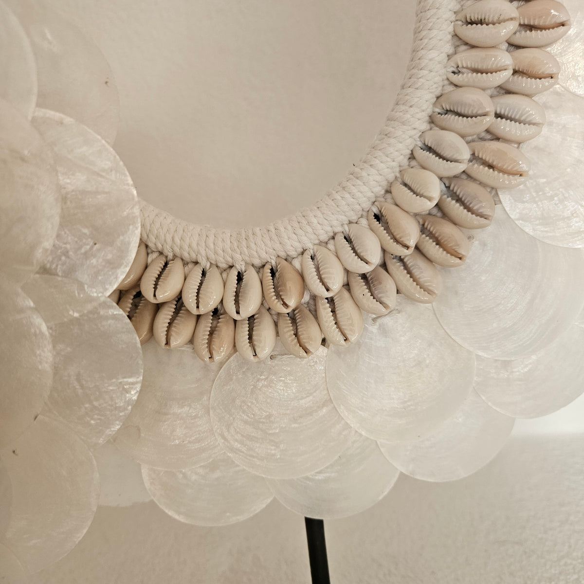 Ornament Indonesische Schelpenketting J37 - Pole To Pole - Ornament - Pole To Pole - livinglovely.nl