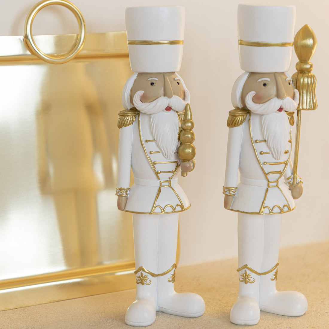 Nøddeknækker i hvid/guld resin, stor, sæt med 2, H 26 cm, J-Line