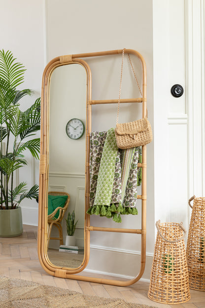 Spiegelstige i naturfarvet rattan, J-Line