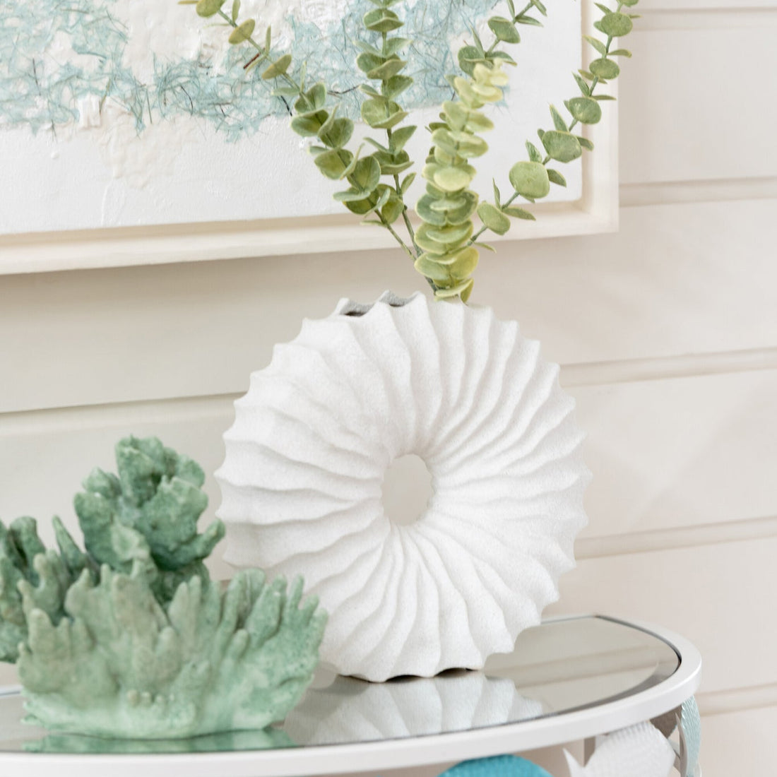 Vase i keramik med sandlook, hvid, small – J-Line