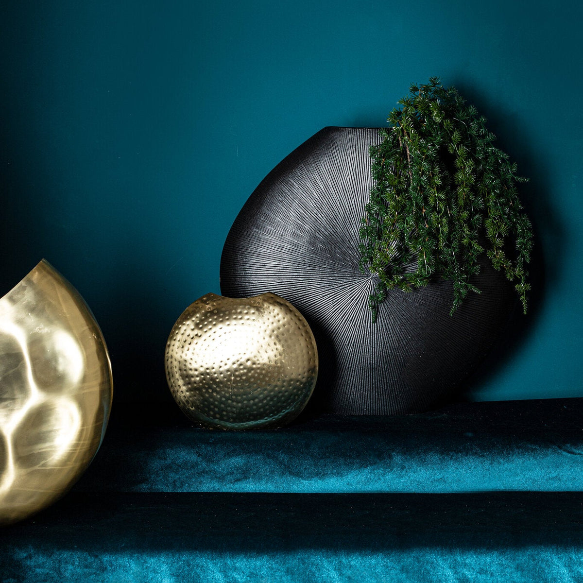 Tiro Black Aluminium Gryde Oval Stribet Mønster PTMD