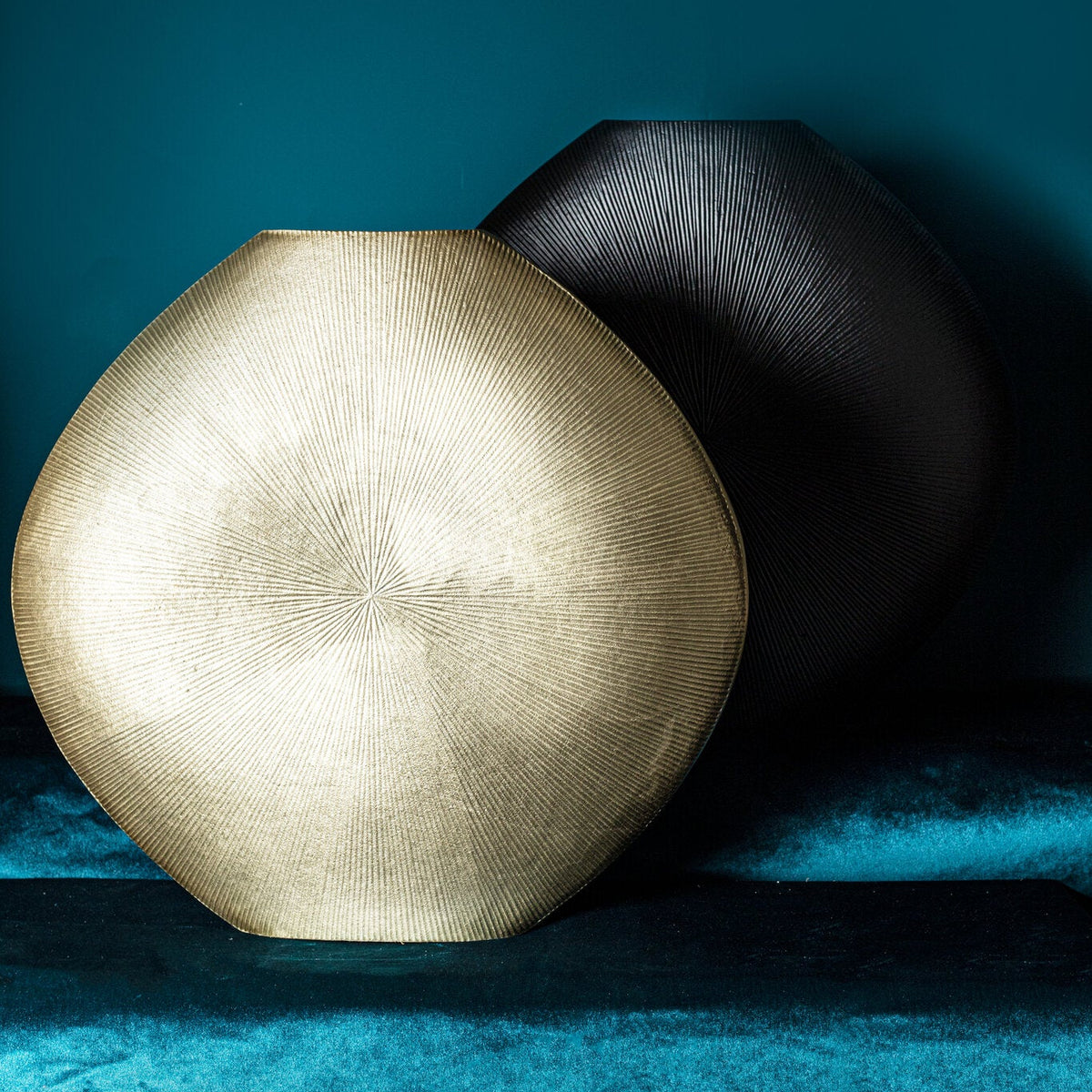 Tiro Black Aluminium Gryde Oval Stribet Mønster PTMD