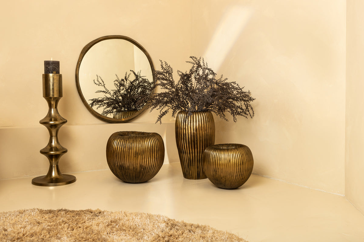 Taika Gold rund lysestage i aluminium, lav, H73 cm PTMD