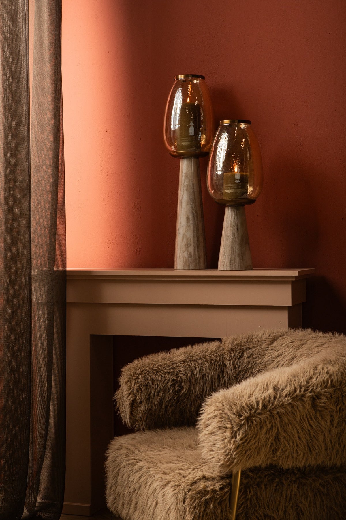 Berdand beige gulv-stormlygte med glas i kegleform, L PTMD