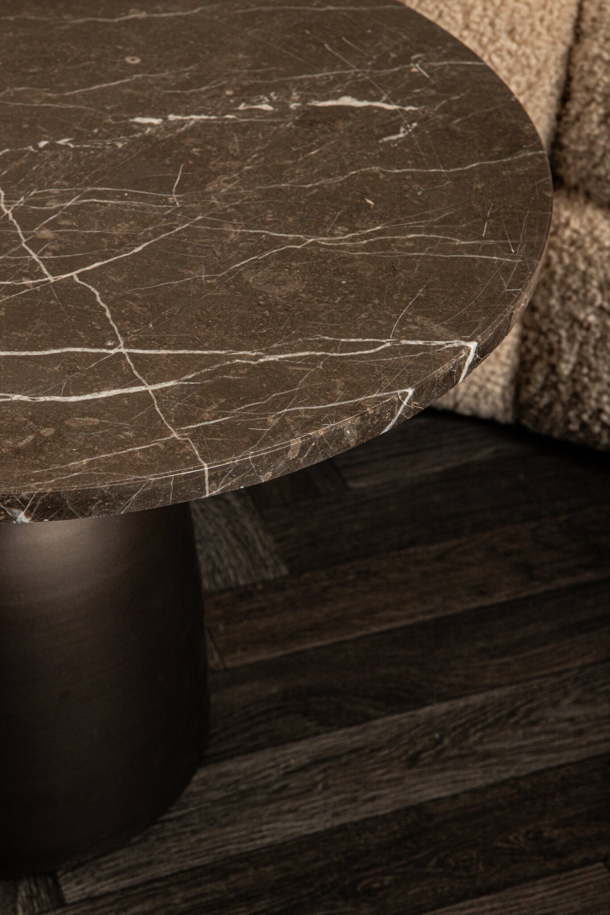Patras sidebord i brunt marmor PTMD