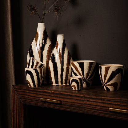 Evelin mørkebrun oval keramisk vase med linjer S 23x15x44,5 cm PTMD