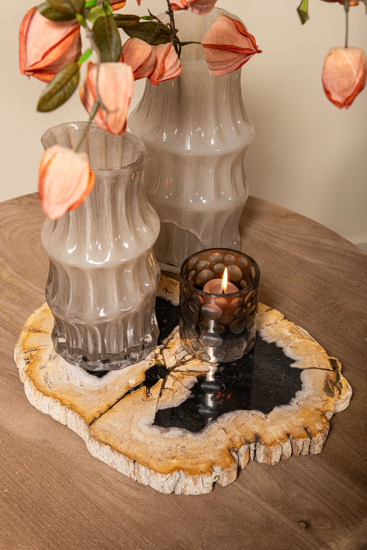 Anvi cremefarvet massiv glasvase, kantet form, rund, stor, PTMD