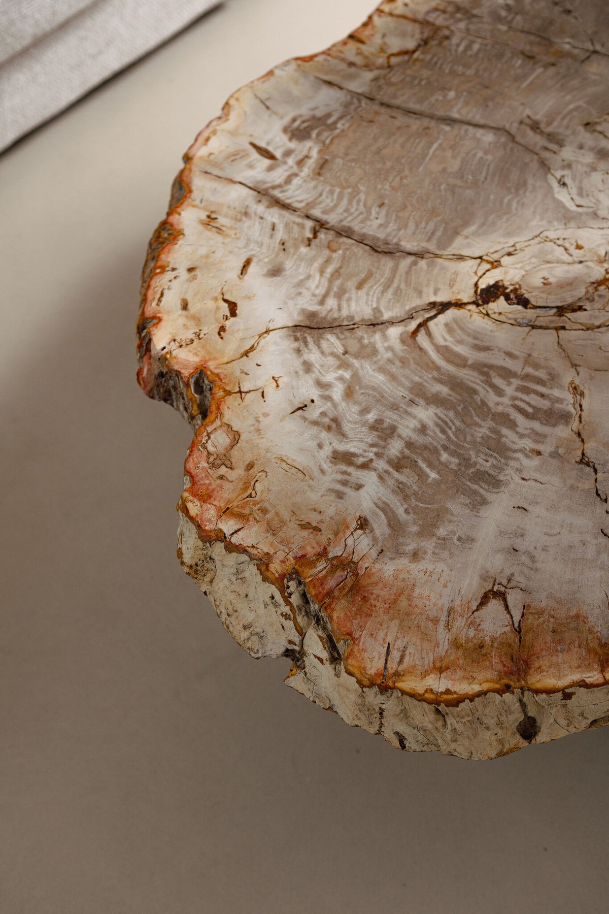 Sofabord Yoel Natural Forstenet træ Messingfod PTMD