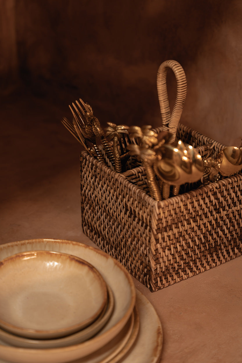 Bestikholderen i rattan nr. 4, naturlig brun, Bazar Bizar