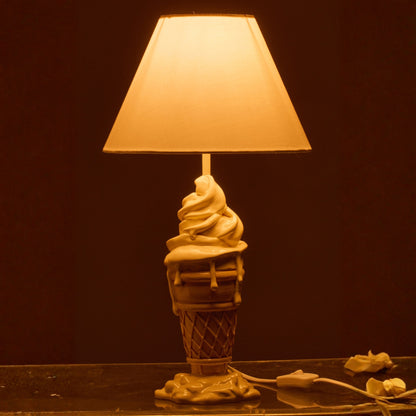 Lampe med isvaffel i polyresin, gul/beige, J-Line