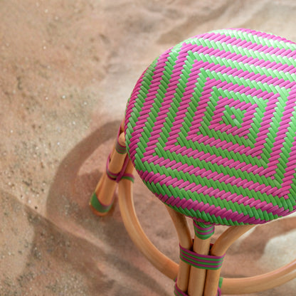 Udendørs skammel Geo rund rattan rosa/grøn J-Line