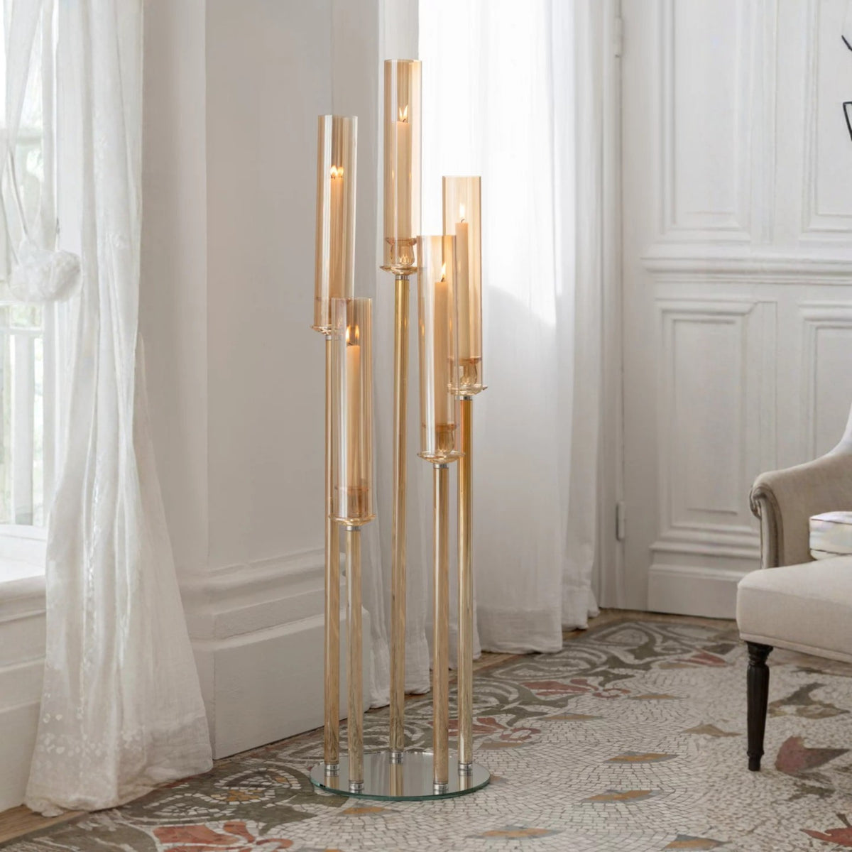 Lysestage i krystal og guld fra J-Line