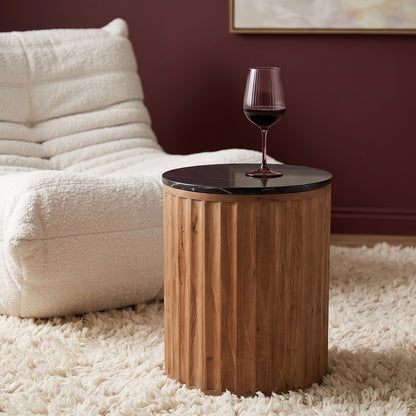 Rundt sidebord Langkawi i sort marmor fra Raw Materials