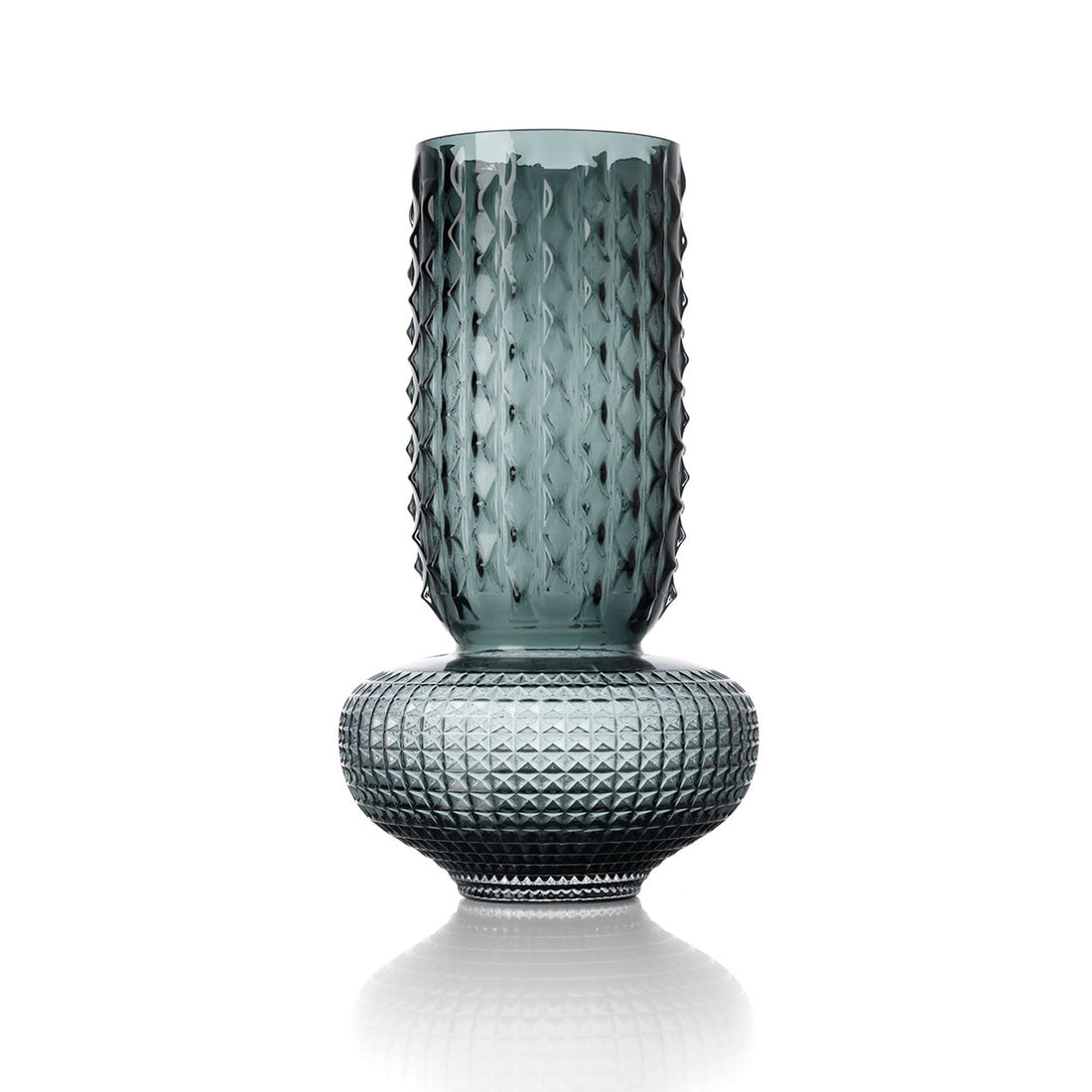 De Sapphire Jewel Vaas Blauw Large van Bazar Bizar, vooraanzicht van de hoge vaas van blauw gerecycled glas