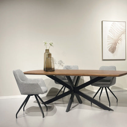 Eettafel Jesper Pecan 230cm in een eetkamer