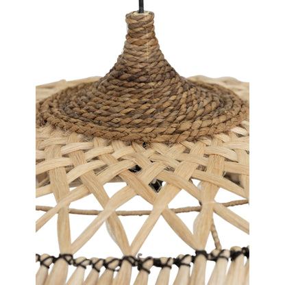 Close up van de gevlochten top en het kruisvlechtwerk van de MUST Living lamp Nerja