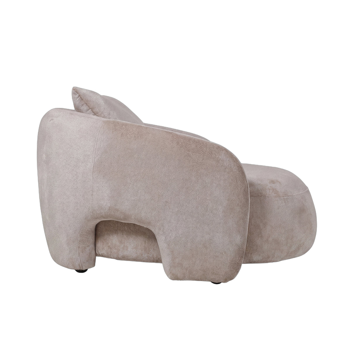 Lune Loveseat Aphrodite Crème van PTMD, schuin aanzicht van de ruime zitting