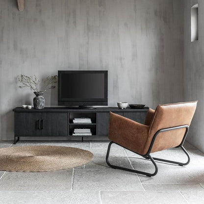 Zwart tv-meubel Timeless Black Beam in woonkamer DTP Home